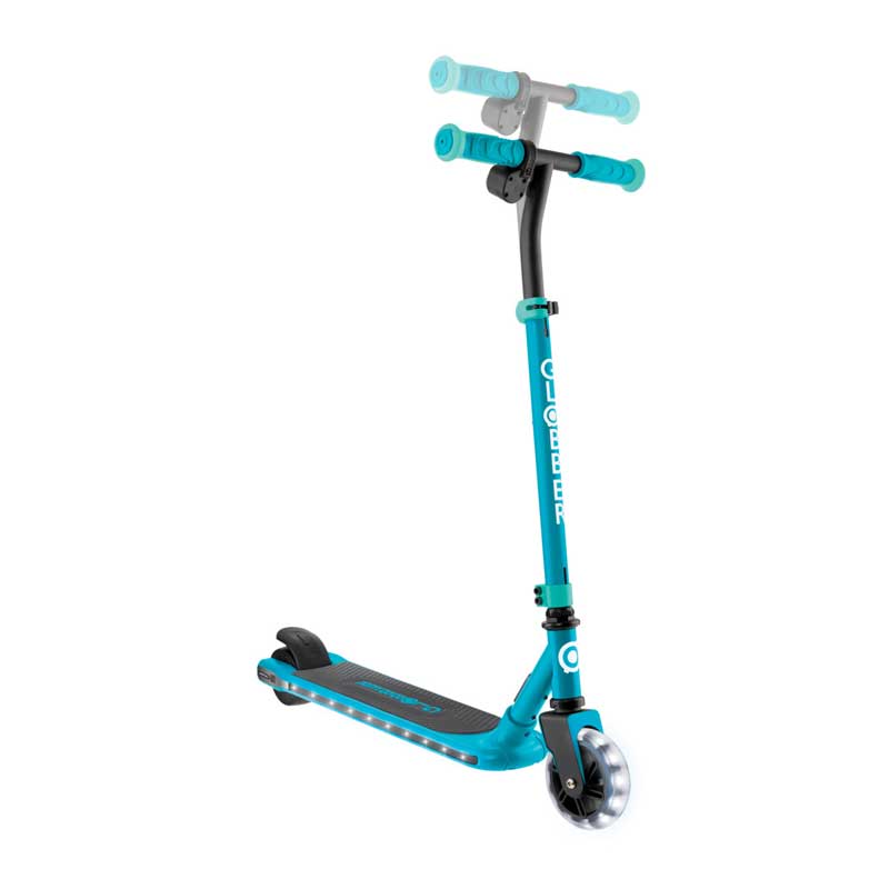 Electric scooter with light platform and wheels GLOBBER E-MOTION 6 - emerald green